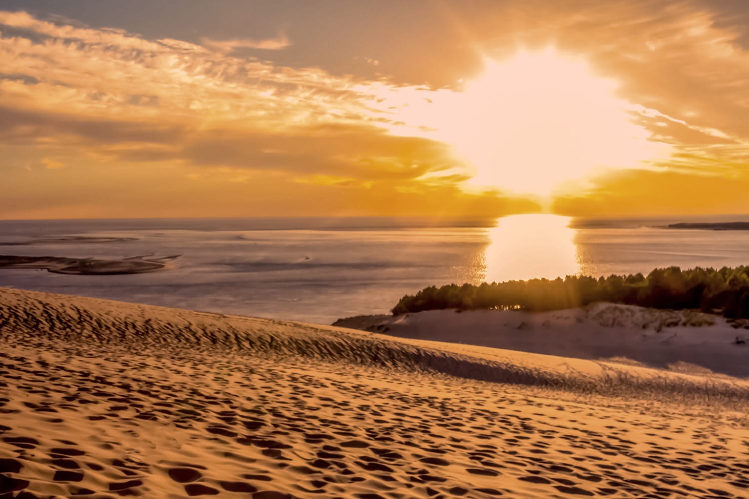 Des sculptures de sable uniques capturées sur la Dune du Pilat par le spécialiste de la météo Florian Clément