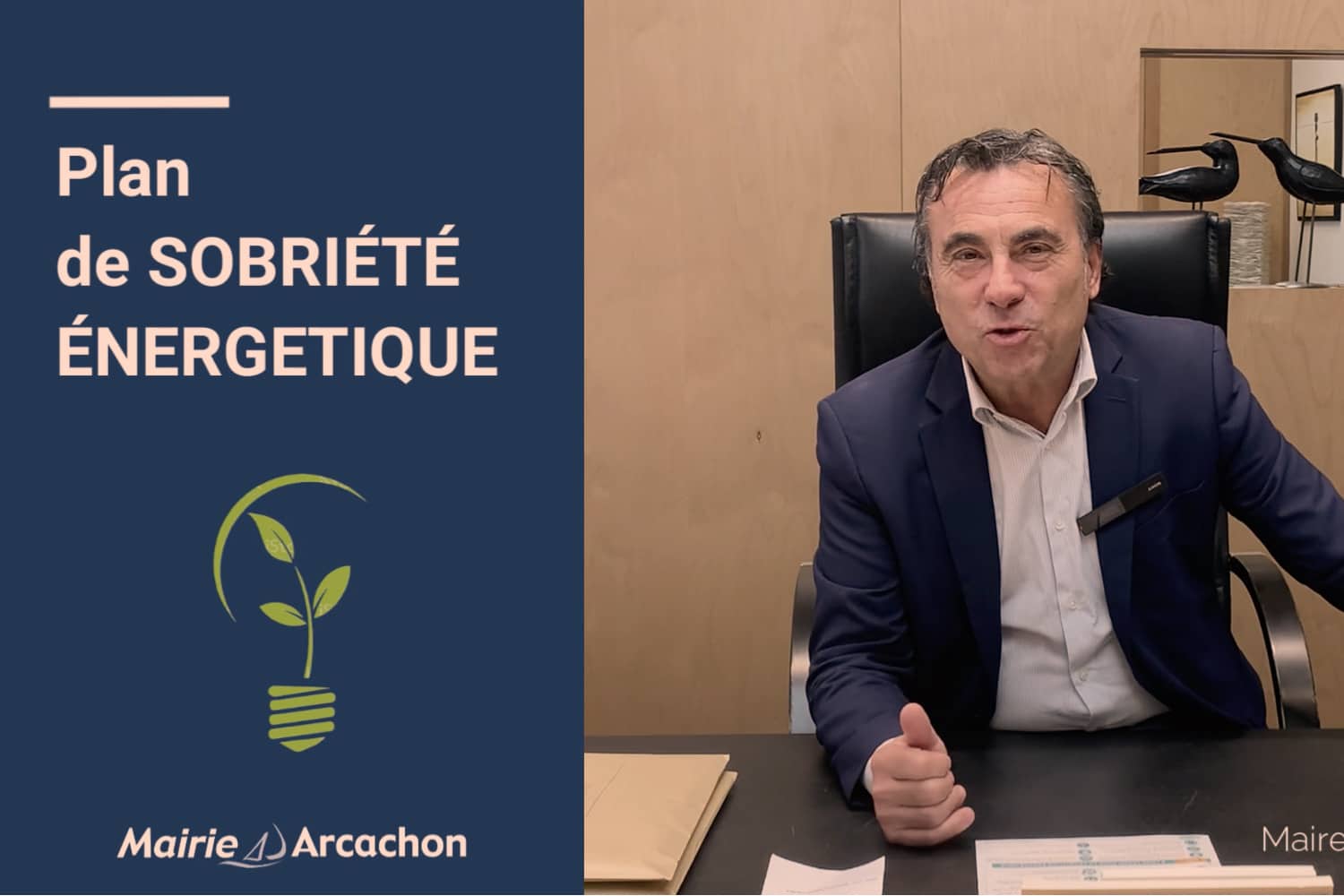Yves Foulon, maire d’Arcachon, présente le plan de sobriété énergétique de la Ville en 20 engagements