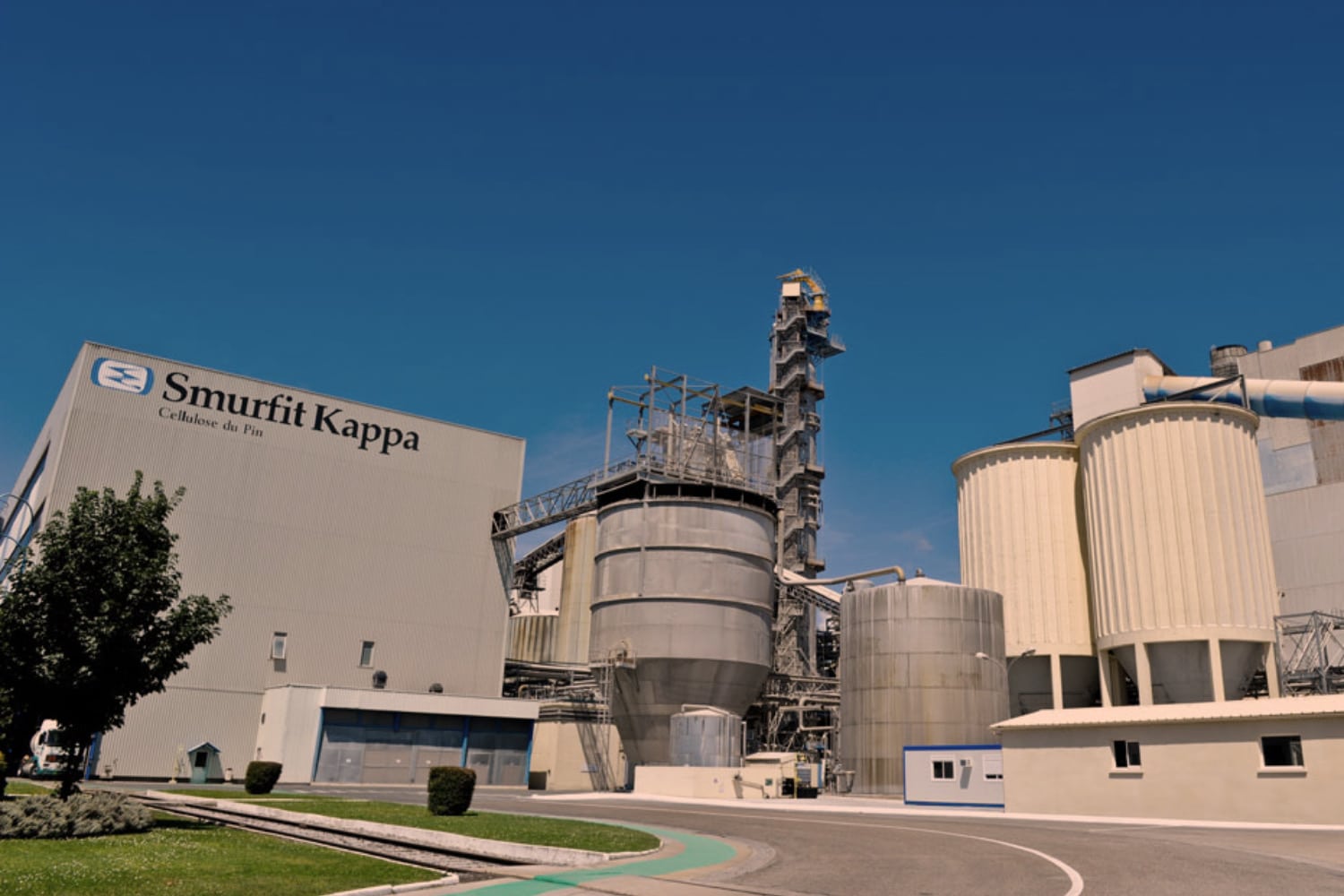 L'usine de Smurfit Kappa Cellulose du pin à Biganos encouragée par l'État et le département de la Gironde à la suite de la modernisation et de la mise aux normes des voies de service à Biganos Facture.