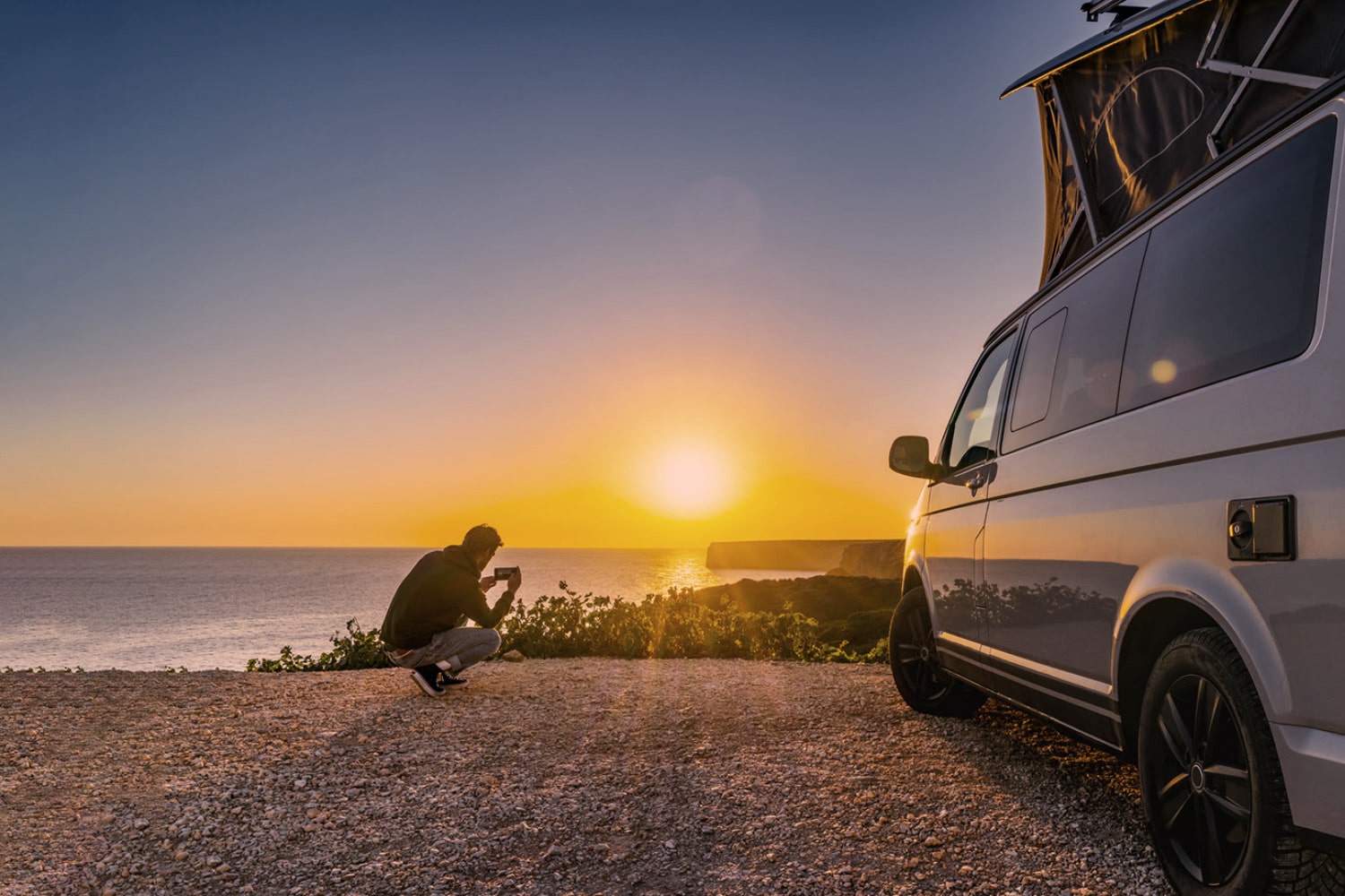 Vanlife : lever de soleil à la Teste-de-Buch photographié par un voyageur en véhicule aménagé